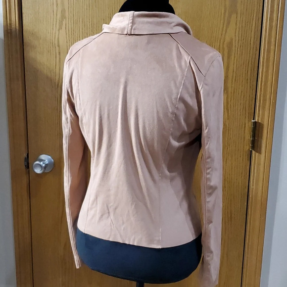 Blank NYC rose pink soft sueded cross zip moto crop jacket cowl neck - Picture 4 of 7